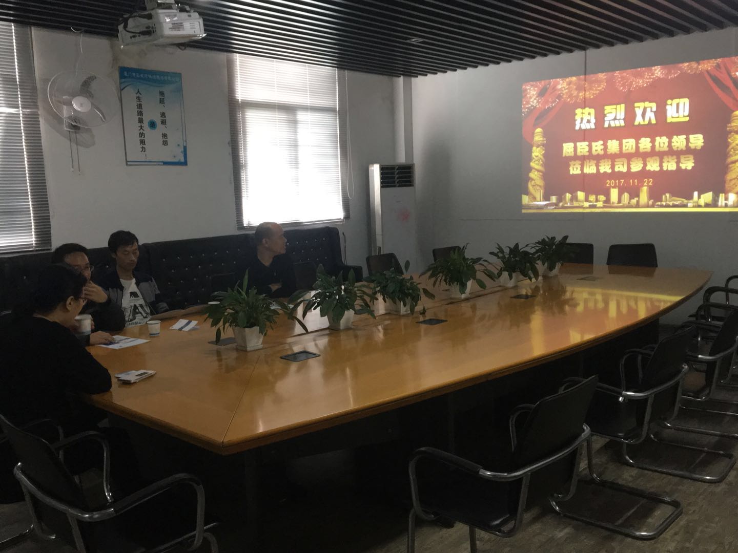 �y�������������������